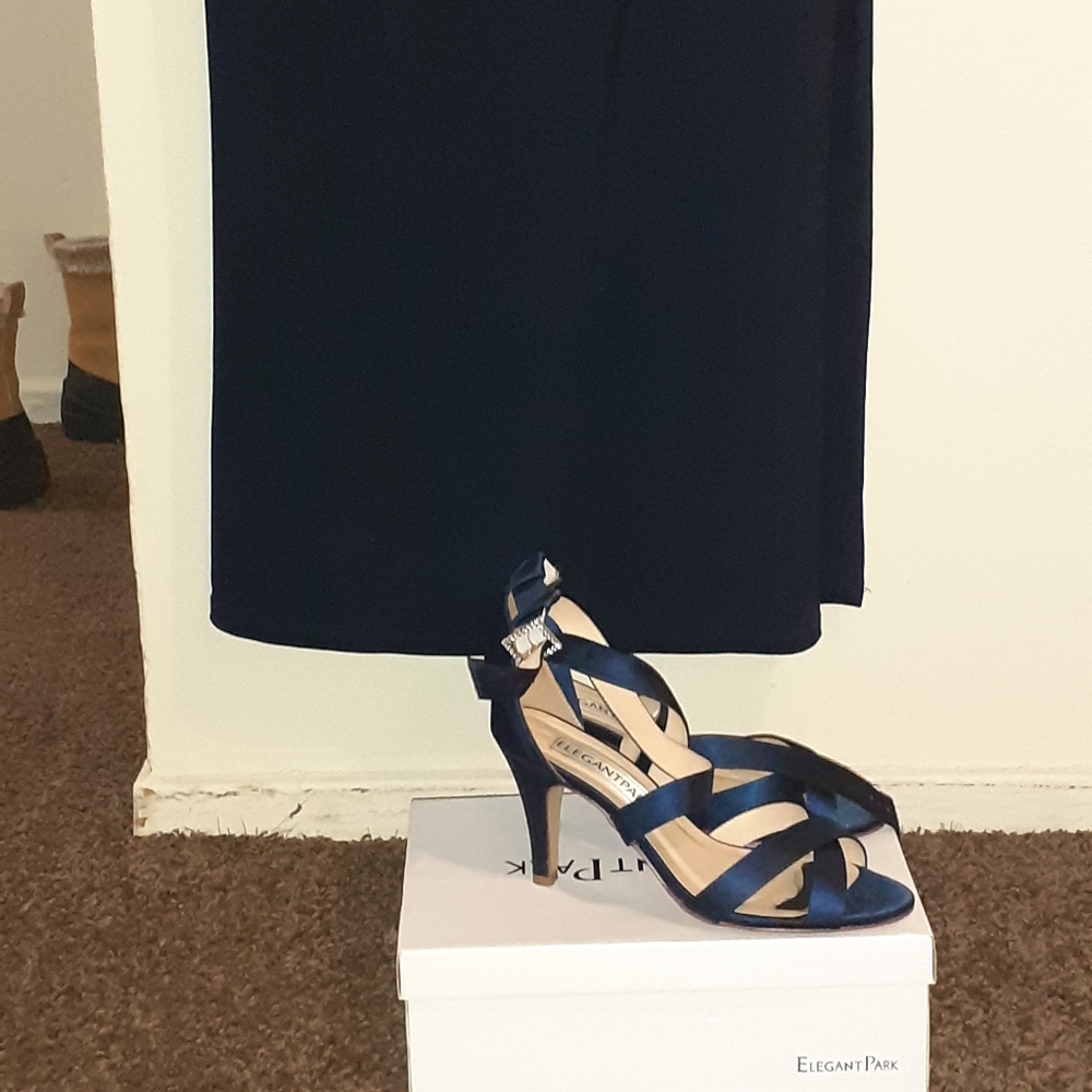 Wedding dress only $40 shoes sold  separately $30 buy separate or together
